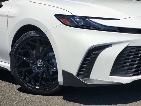 New 2026 Toyota Camry SE FWD image 3