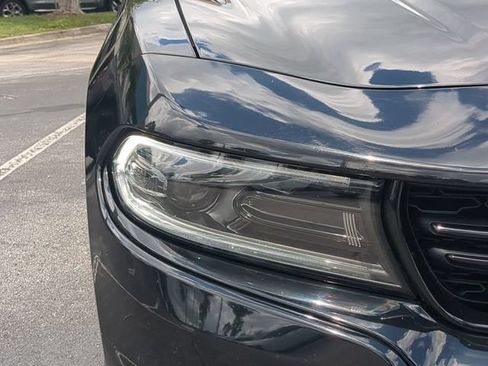Used 2022 Dodge Charger SXT w/ Driver Convenience Group RWD image 10