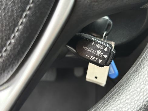 Used 2017 Toyota Corolla LE FWD image 14