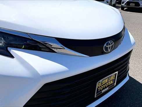 Used 2024 Toyota Sienna LE FWD image 29