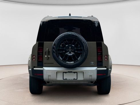 Used 2023 Land Rover Defender 110 S AWD/4WD image 4