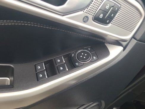 Used 2022 Ford Explorer Limited w/ Equipment Group 301A image 18