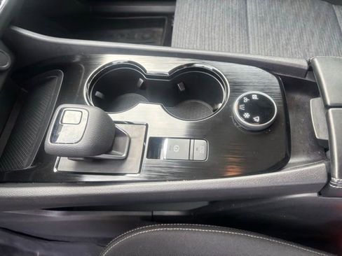 Used 2023 Nissan Rogue SV image 19