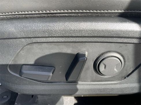 Used 2024 Kia Sorento S image 12