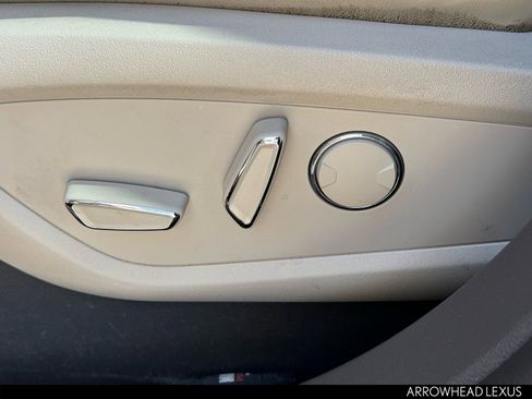 Used 2017 Lincoln MKX Reserve image 17