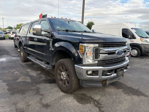 Used 2018 Ford F350 XLT AWD/4WD image 2