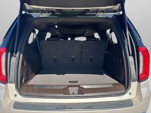 Used 2023 GMC Yukon XL Denali image 38