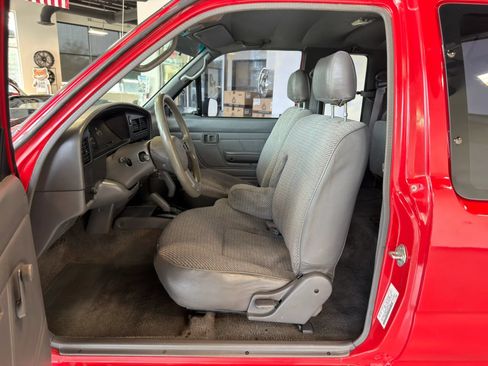 Used 1993 Toyota Pickup Deluxe AWD/4WD image 14