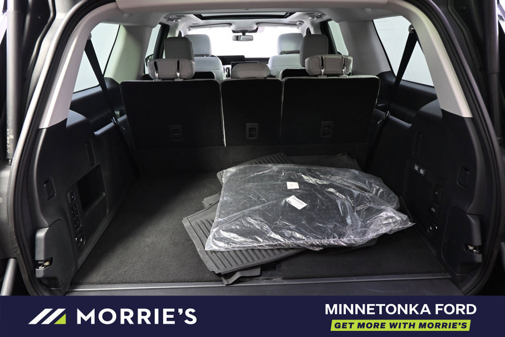 Used 2025 Ford Expedition Max Platinum w/ Platinum Ultimate Package AWD/4WD image 19
