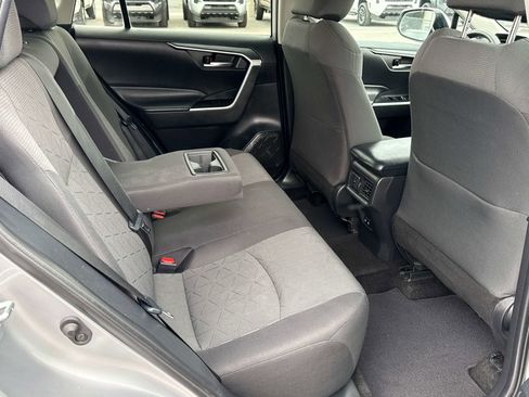 Used 2020 Toyota RAV4 XLE image 19