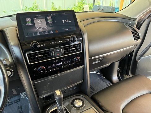 Used 2021 Nissan Armada SV w/ SV Appearance Package RWD image 18