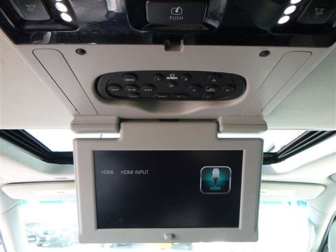 Used 2019 GMC Yukon XL SLT w/ Open Road Package image 20