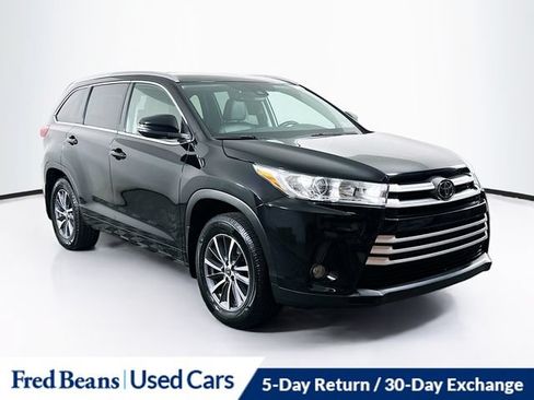 Used 2017 Toyota Highlander XLE AWD/4WD image 1