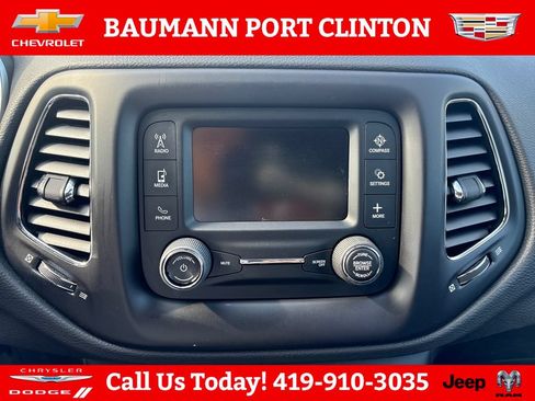 Used 2018 Jeep Compass Latitude w/ Cold Weather Group AWD/4WD image 20