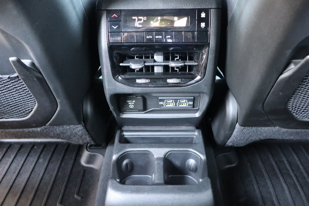 Used 2024 Jeep Grand Cherokee L Altitude AWD/4WD image 34