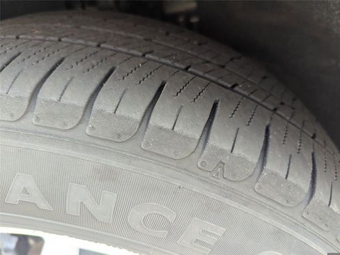 Used 2022 Ford Edge SEL image 10