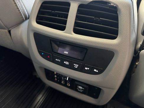 Used 2017 Honda Pilot Touring image 53