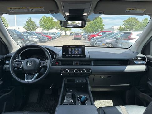 Used 2025 Honda Pilot EX-L image 17