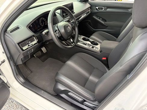 Used 2025 Honda Civic Sport image 2