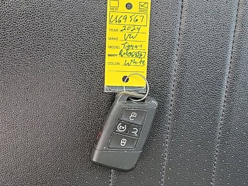 Certified 2024 Volkswagen Tiguan SE AWD/4WD image 36