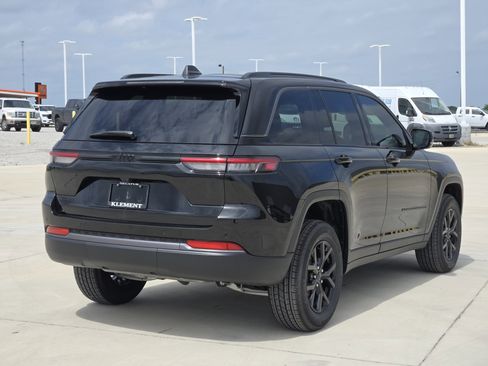 New 2026 Jeep Grand Cherokee Altitude AWD/4WD image 5