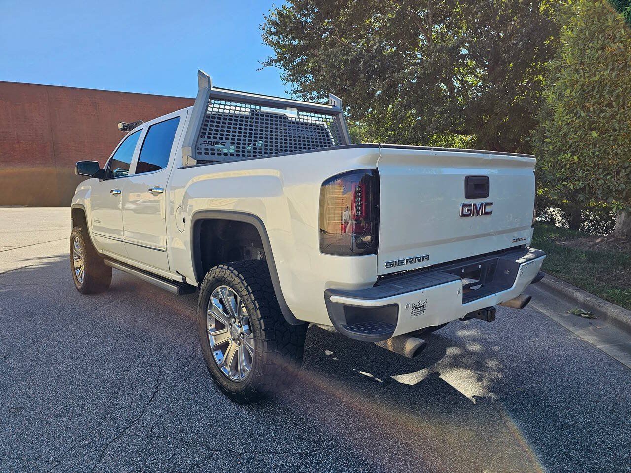 Used 2017 GMC Sierra 1500 Denali w/ Denali Ultimate Package AWD/4WD image 3