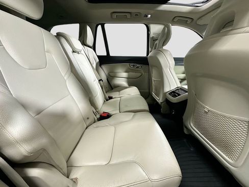 Used 2020 Volvo XC90 T5 Momentum w/ Protection Package Premier image 30