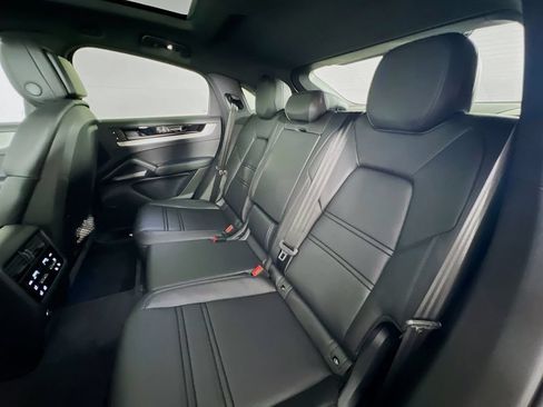 New 2026 Porsche Cayenne Coupe AWD/4WD image 24