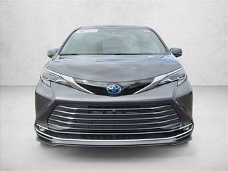 Certified 2025 Toyota Sienna Platinum video 2