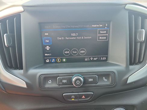 Used 2024 GMC Terrain SLE w/ Elevation Edition FWD image 13