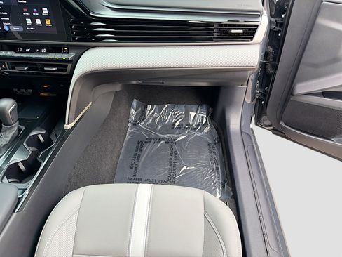 Used 2025 Toyota Camry SE image 16