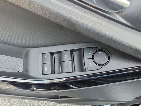 Certified 2025 Chevrolet Equinox LT w/ Convenience Package II FWD image 19