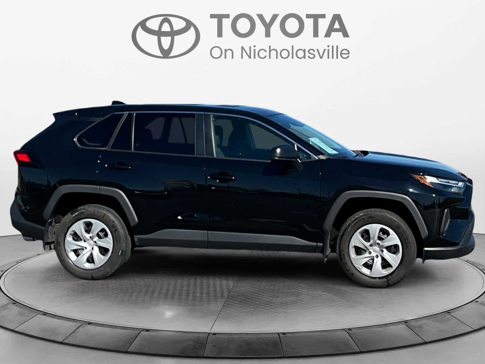 Used 2023 Toyota RAV4 LE AWD/4WD image 6