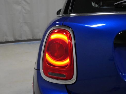 Used 2019 MINI Cooper S w/ Signature Upholstery Package image 28