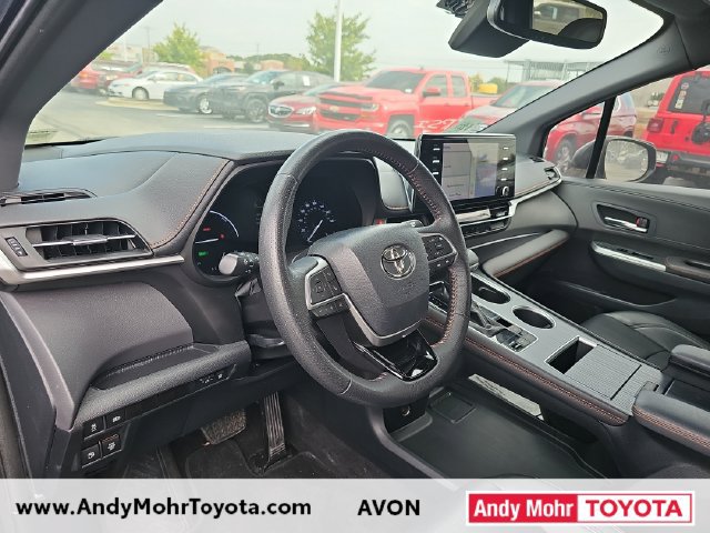 Used 2021 Toyota Sienna XSE FWD image 9
