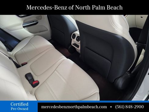 Used 2024 Mercedes-Benz GLC 300 4MATIC image 24
