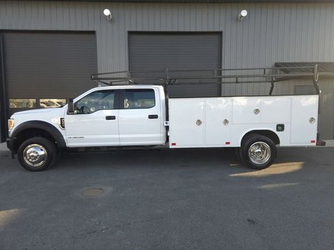 Used 2022 Ford F450 XL image 1