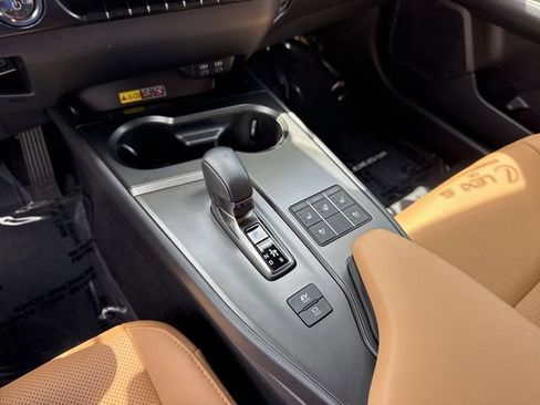 Certified 2025 Lexus UX 300h FWD w/ Accessory Package (Z1) image 21