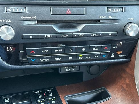 Used 2020 Lexus RX 350L FWD w/ Premium Package image 22
