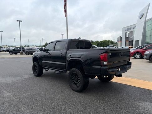 Used 2021 Toyota Tacoma SR AWD/4WD image 3
