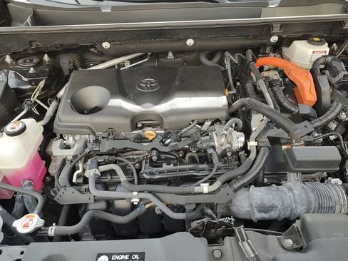 Used 2022 Toyota RAV4 XLE AWD/4WD image 31