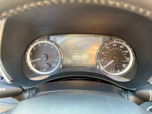 Used 2024 Toyota Highlander XLE image 40