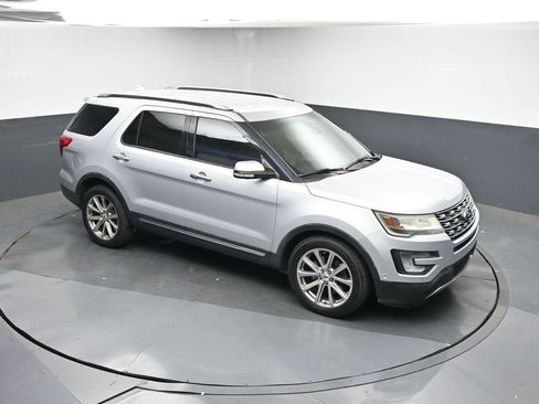 Used 2017 Ford Explorer Limited w/ Equipment Group 301A image 23