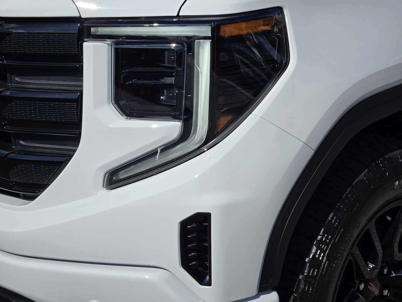 Certified 2025 GMC Sierra 1500 Elevation w/ Elevation Premium Package AWD/4WD image 9