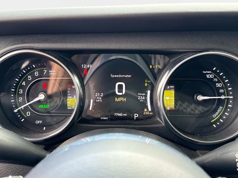 Used 2021 Jeep Wrangler Unlimited Sahara w/ Cold Weather Group AWD/4WD image 27