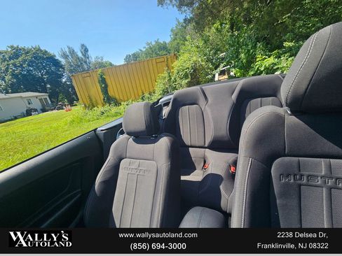 Used 2019 Ford Mustang Convertible image 39