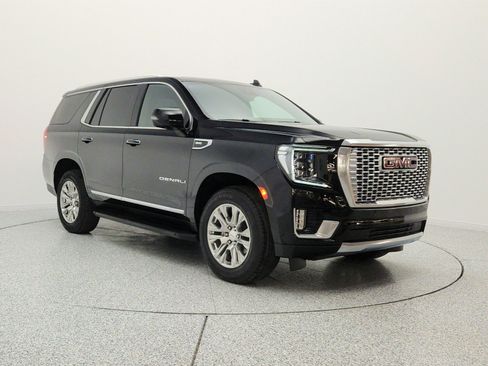 Used 2024 GMC Yukon Denali AWD/4WD image 3
