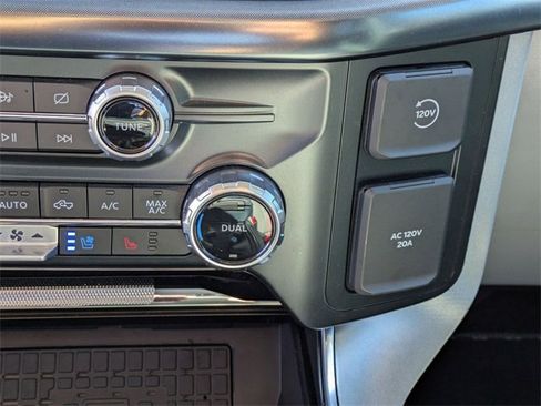 Used 2023 Ford F150 Limited image 31