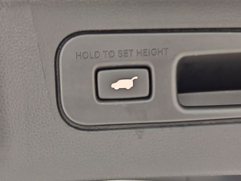 Certified 2025 Honda Pilot Touring image 25