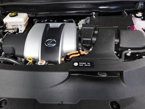 Used 2021 Lexus RX 450h AWD w/ Luxury Package image 28